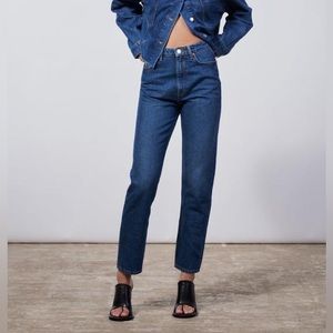 Zara Jeans - The 90's Mom Fit - Medium Wash